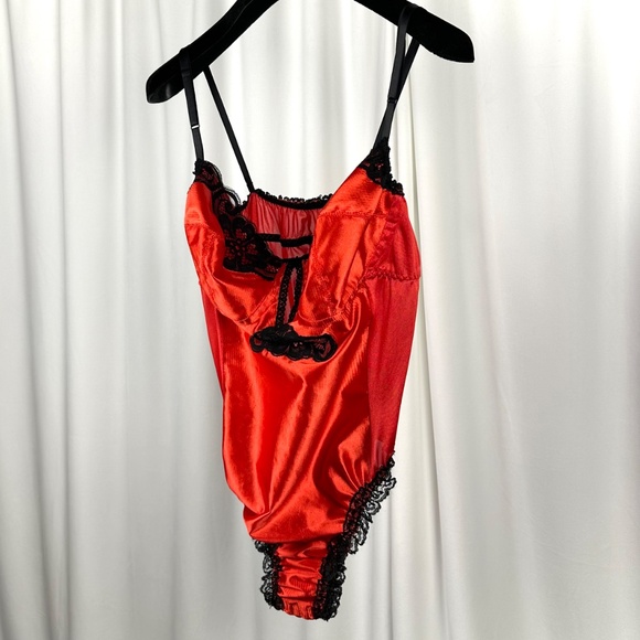 Vintage Elizabeth Gordon Red Nylon Lace Teddy Made in Canada - Picture 3 of 16